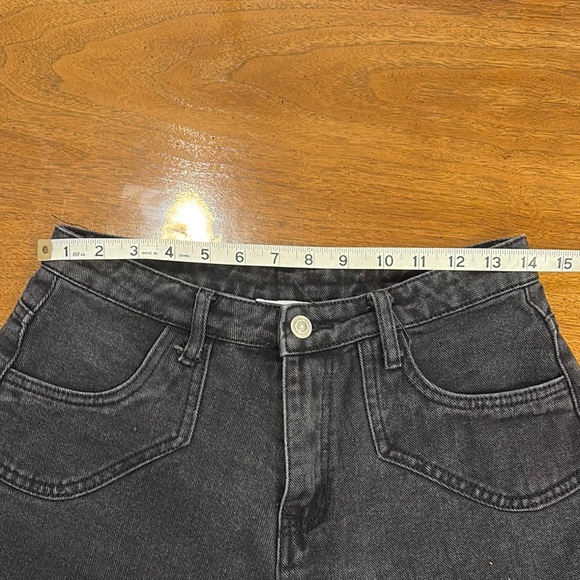 Princess Polly Black Jean Shorts - Picture 5 of 7